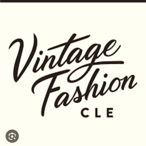 Upcycle and recycle ♻️ buy vintage!